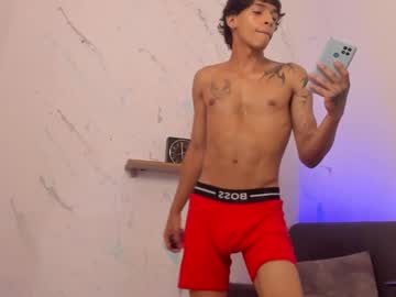 See Cro_mendoza online Now @ wapcams.cam