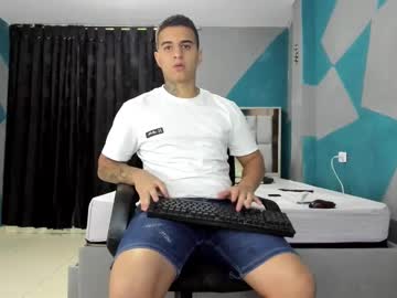See Simonkeler online Now @ wapcams.cam