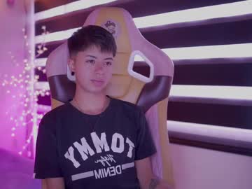 See Tommy_blue1 online Now @ wapcams.cam